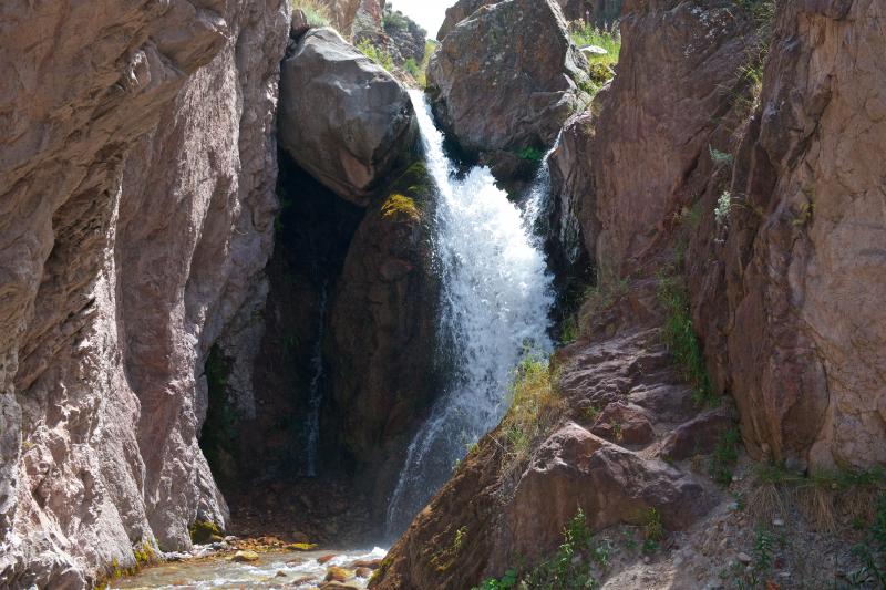 Водопад рядом с Кашка-Суу (окрестности Бишкека)