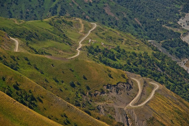 Путь из Джалал-Абада на Казарман через высокогорный перевал