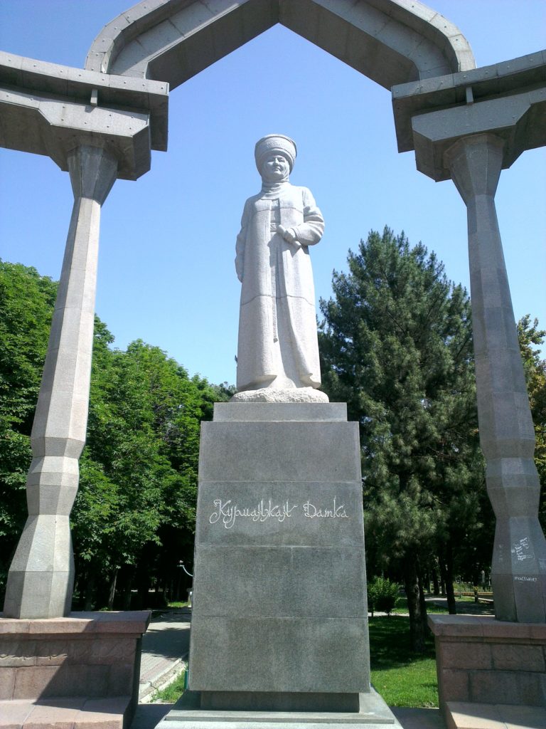 monument-kurmanzhan3