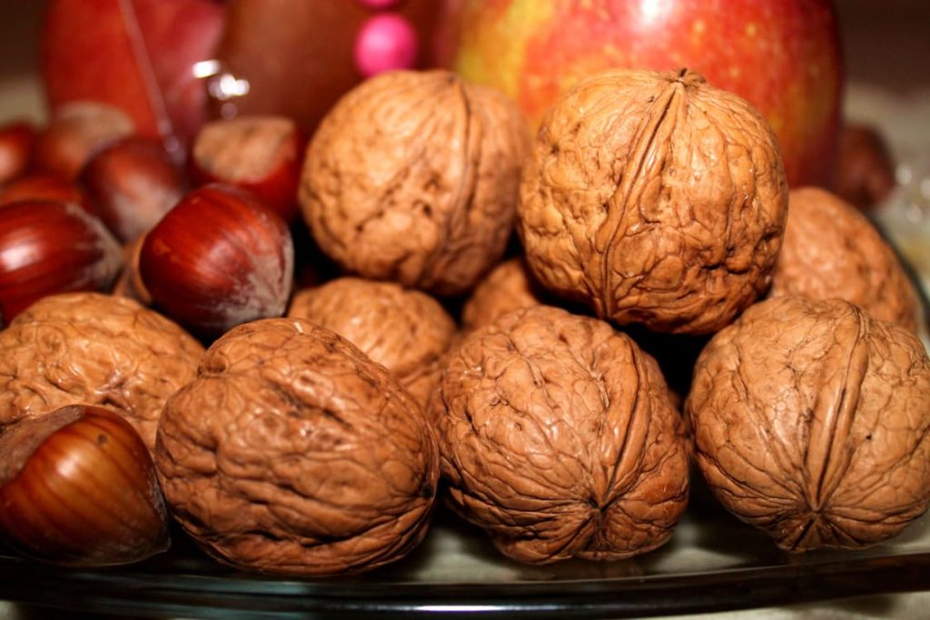 walnuts-nuts-nicholas-advent-42320